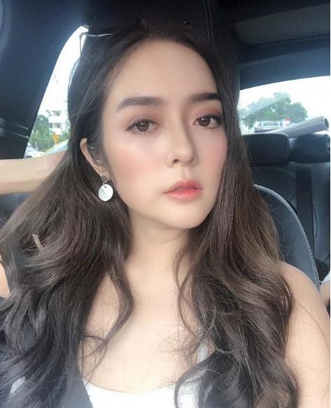 แก้มบุ๋ม 