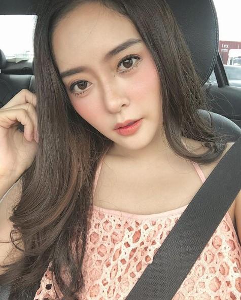 แก้มบุ๋ม 