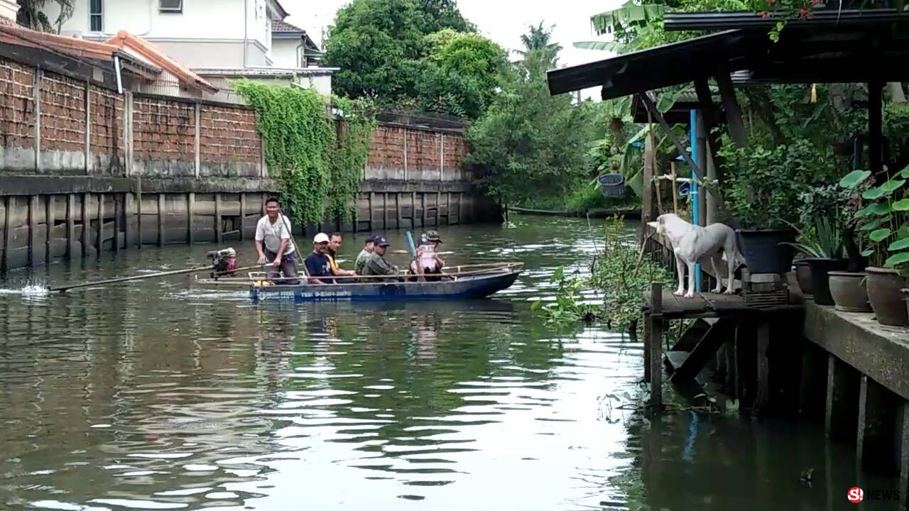 นนทบุรี ชาวบ้านเดือดร้อนหนักหมู่บ้านปล่อยนํ้าเน่าเสียลงคลอง