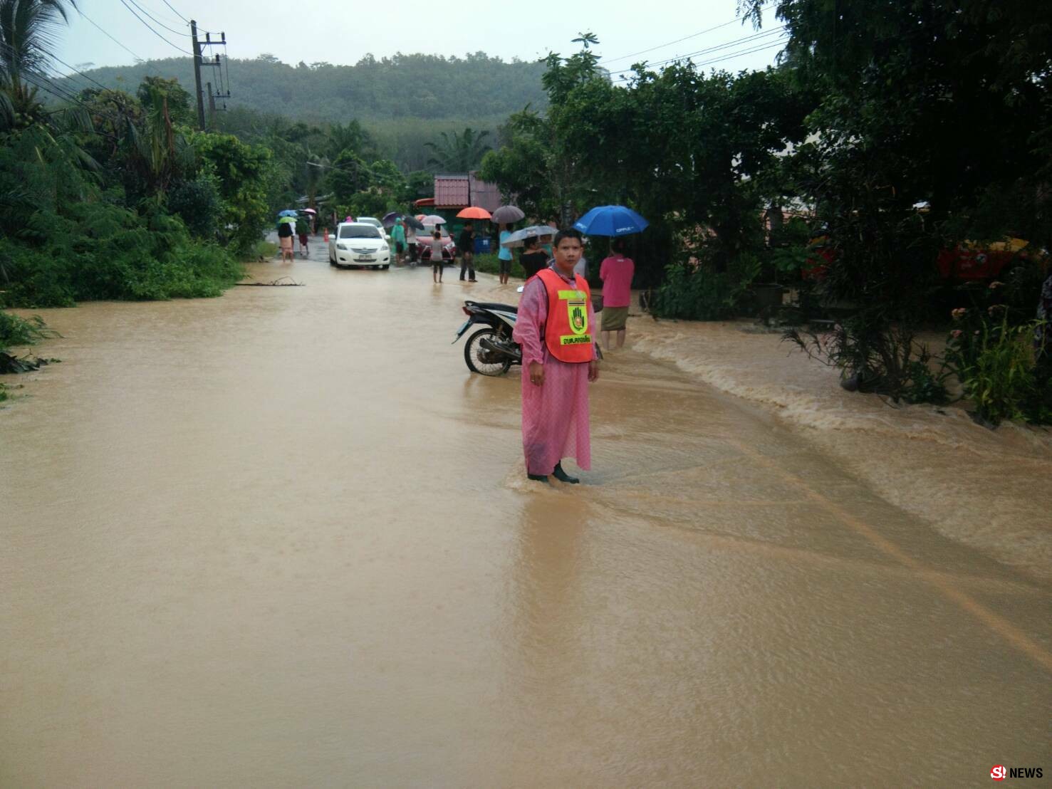 อ่วม...ฝนตกหนักต่อเนื่องถนนขาด น้ำท่วม ดินสไลด์ หลายจุด แจ้งเตือนด่วนให้ประชาชนเฝ้าระวังหลายพื้นที่