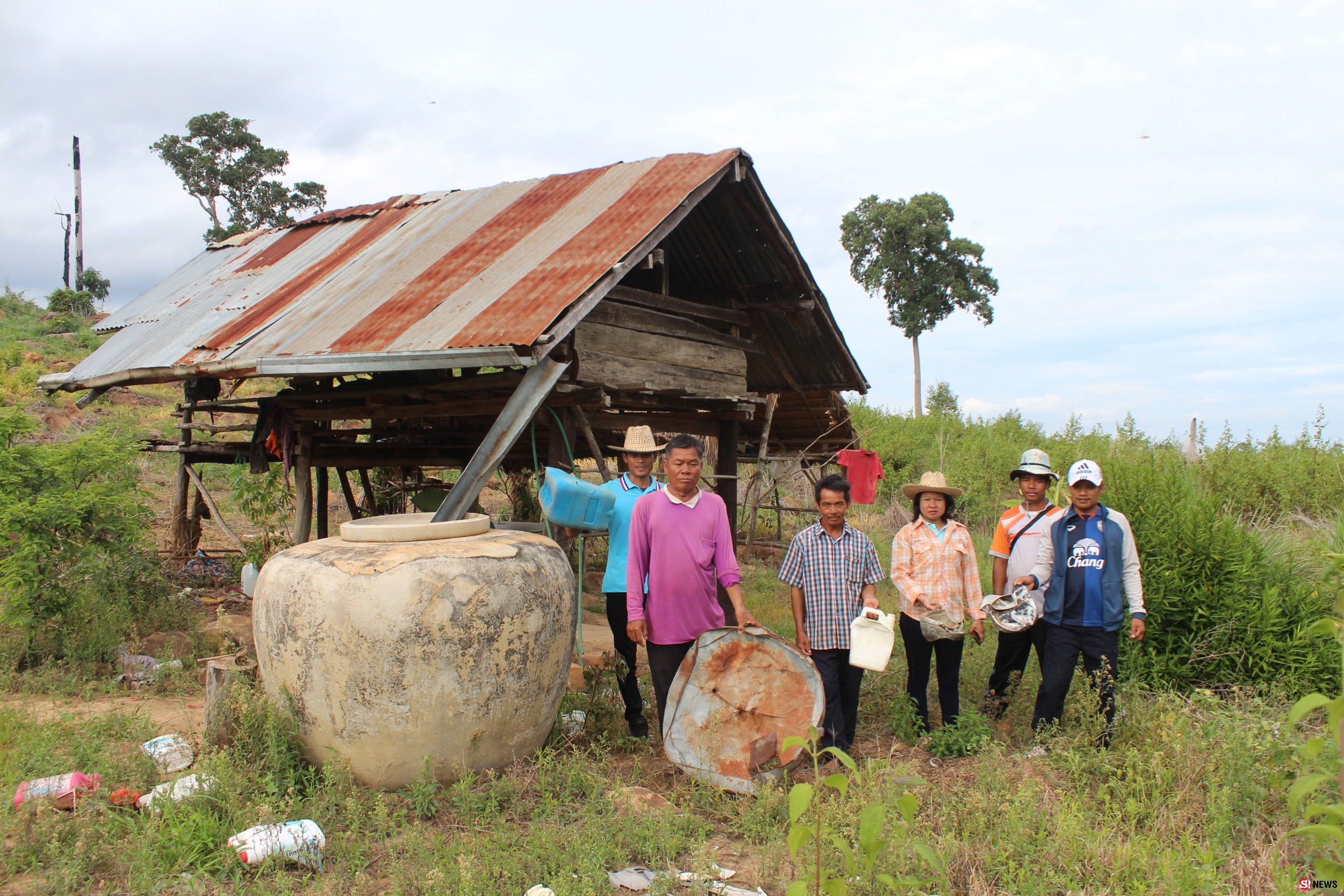 โคราช-โขลงช้างอุทยานแห่งชาติทับลาน และฝูงหมูป่า บุกทำลายไร่สวนชาวบ้านในพื้นที่ อ.เสิงสาง โคราช ได้รับความเสียหายจำนวนมาก