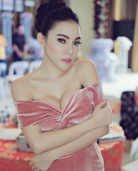 เอมมี่ อมรวรรณ