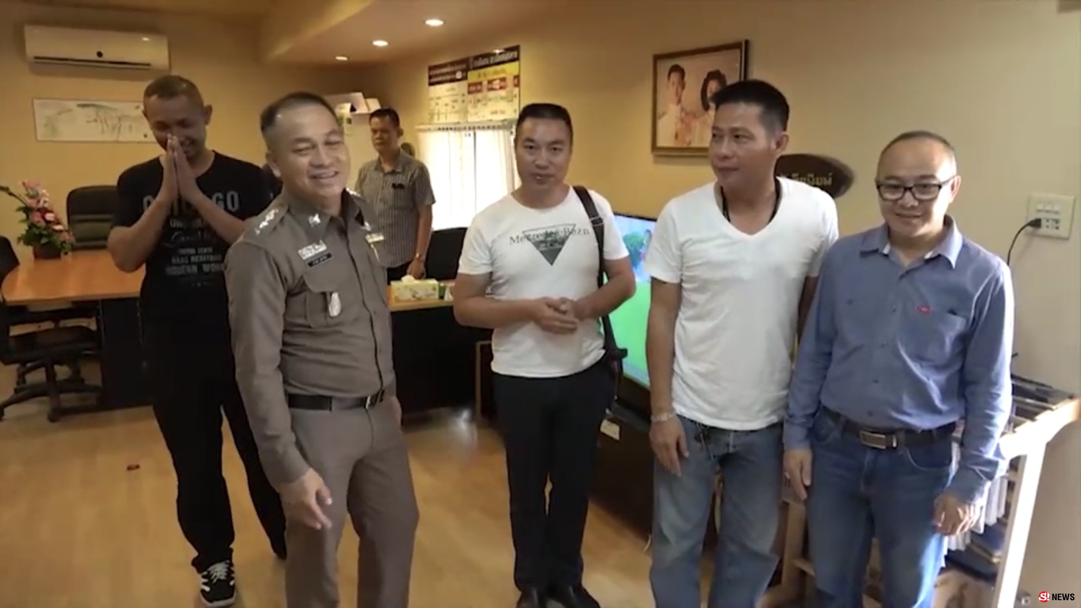 วูบเดียวที่คิดผิด-หนุ่มใหญ่ย่องฉกทรัพย์สินในรถนักธุรกิจจีนกลางห้างดัง หลังเผลอลดกระจกทิ้งไว้ 