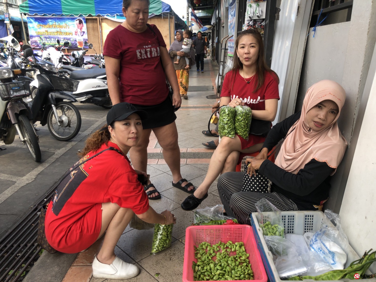 สะตอในพื้นที่อ.เบตง จ.ยะลา ขายดี นักท่องเที่ยวชาวมาเลเซีย แห่ซื้อนำไปประกอบอาหารคุณสมบัติป้องกันโรคหลากหลาย