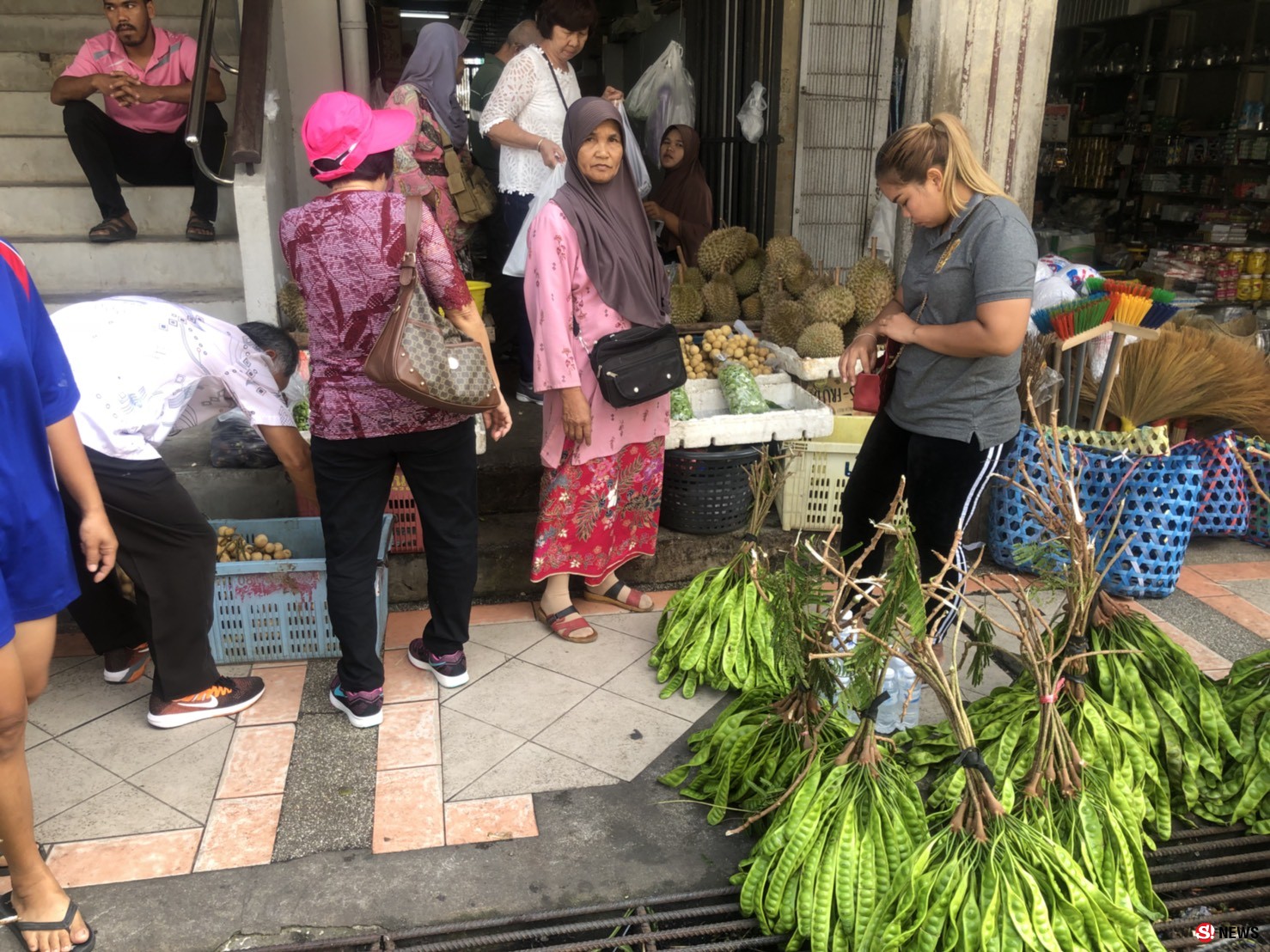 สะตอในพื้นที่อ.เบตง จ.ยะลา ขายดี นักท่องเที่ยวชาวมาเลเซีย แห่ซื้อนำไปประกอบอาหารคุณสมบัติป้องกันโรคหลากหลาย