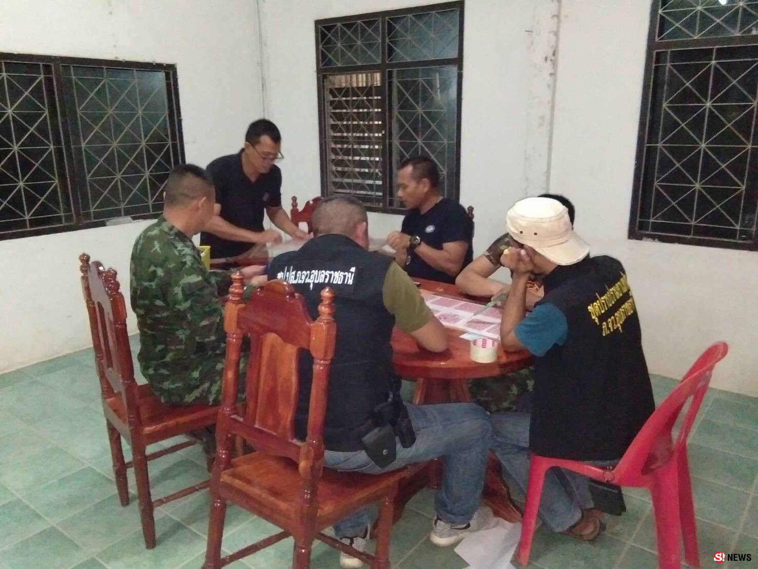 ซุ่มป่าละเมาะจับกระบะต้องสงสัย-รวบผู้ต้องหาปล่อยยานรก ยึดยาบ้ากว่า 6,000 เม็ด