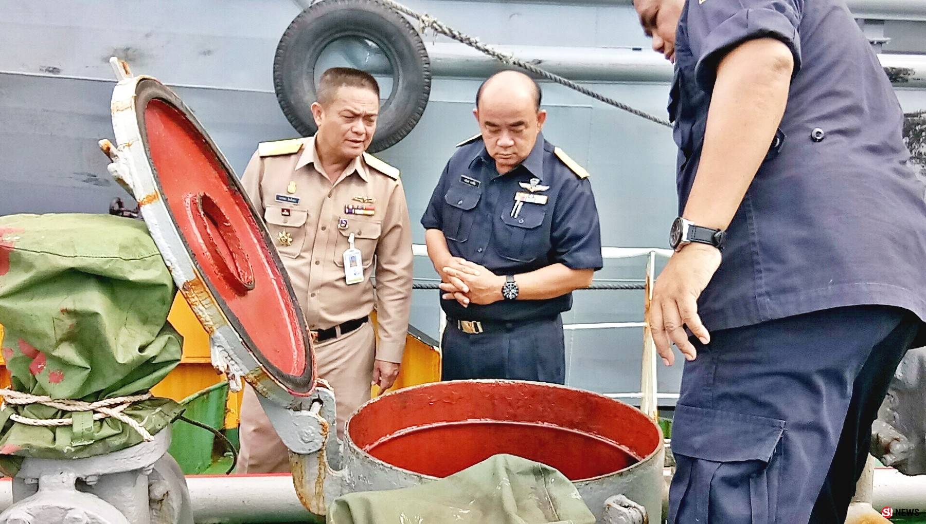 2.4 แสนลิตร จับเรือลอบขนดีเซลเถื่อนกลางทะเลอ่าวไทย