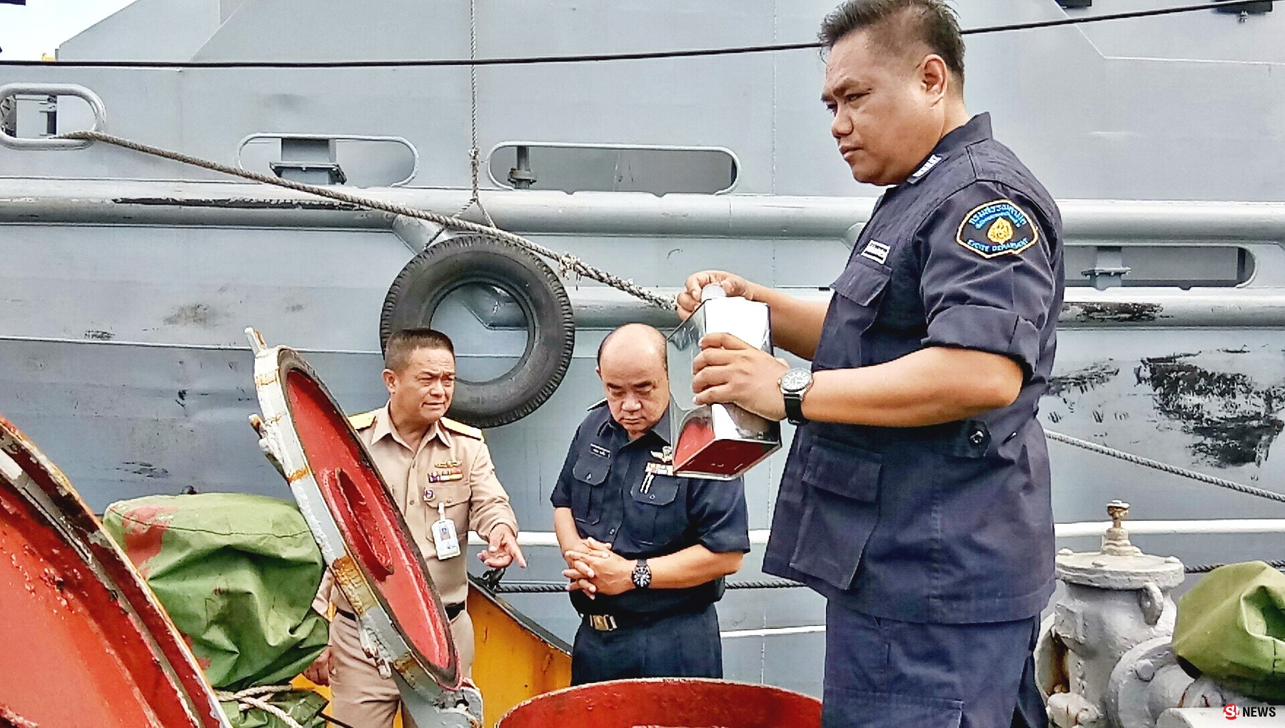 2.4 แสนลิตร จับเรือลอบขนดีเซลเถื่อนกลางทะเลอ่าวไทย