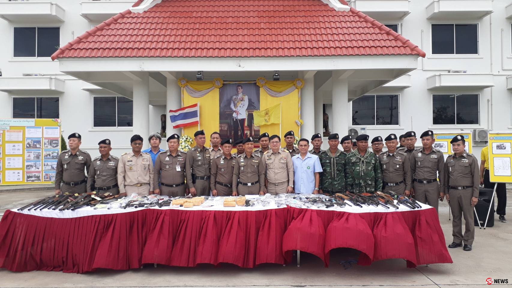 ประจวบคีรีขันธ์ รองผู้การภาค7 แถลงโชว์ผลงานตำรวจภูธรจังหวัดประจวบคีรีขันธ์ สกัดยาบ้า อาวุธปืน ผู้ต้องหาเพียบ
