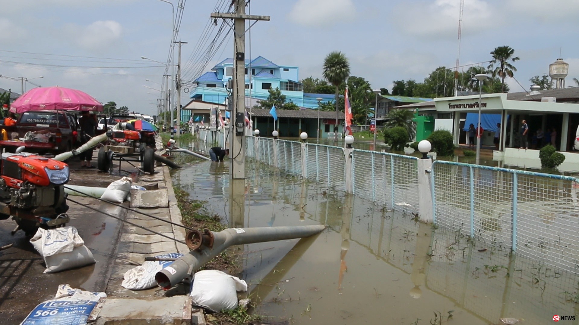 เพชรบูรณ์ เกิดน้ำป่าจากเทือกเขาถมอรัตน์ ไหลเข้าท่วมโรงพยาบาลศรีเทพ