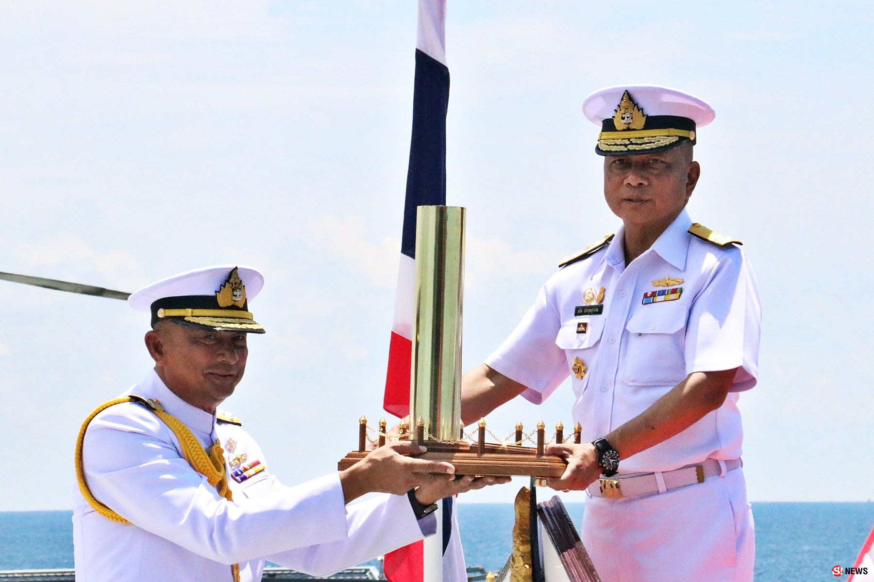 สมเกียรติและสง่างาม-เรือหลวงยิงสลุต 19 นัด อำลาชีวิตราชการ “แม่ทัพเรือ”