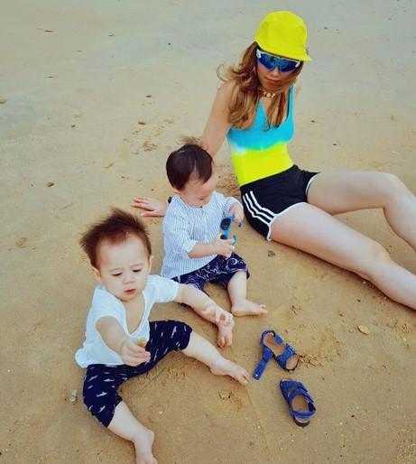 แม่ชม กับ น้องสายฟ้า น้องพายุ