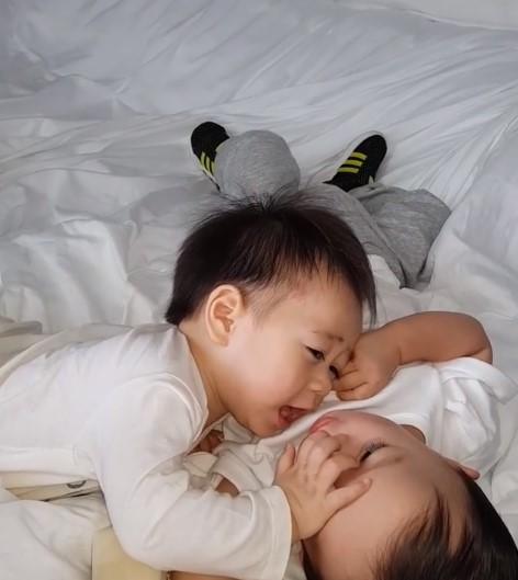 พี่สายฟ้า ปลุก น้องพายุ