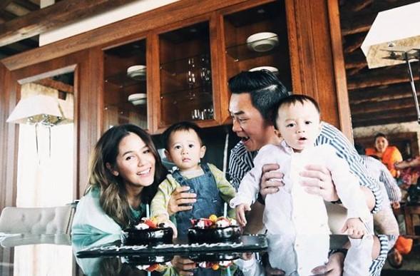 ครอบครัว ชมพู่ อารยา