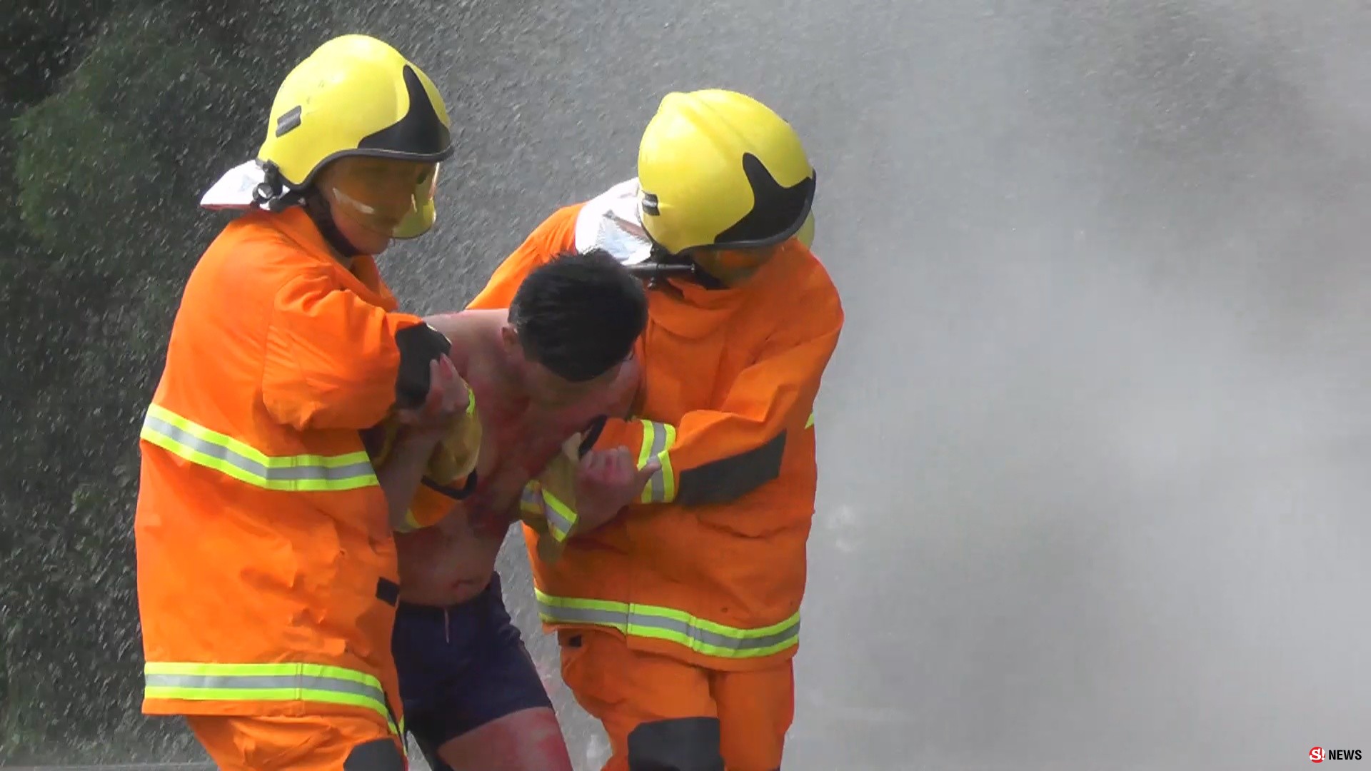 คิวเป๊ะ! ถังก๊าซระเบิด-เร่งสกัดเพลิงช่วยผู้บาดเจ็บ ก่อนเฉลยซ้อมแผนฉุกเฉิน