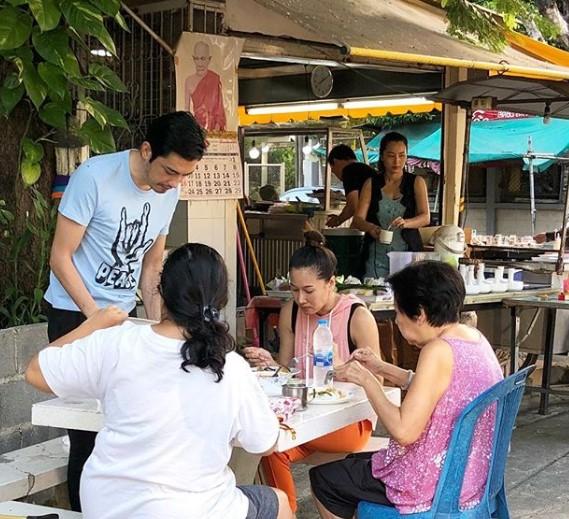 ศรราม คุณแม่ ติ๊ก 