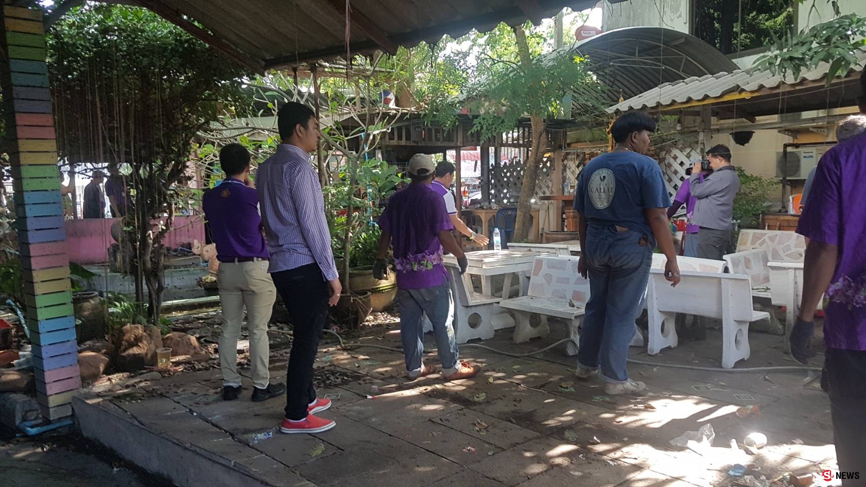 เจ้าหน้าที่รื้อถอนห้องแถวน้องชายนักการเมืองชื่อดัง เจ้าตัวโต้ฝั่งตรงข้ามทำไมไม่รื้อ?