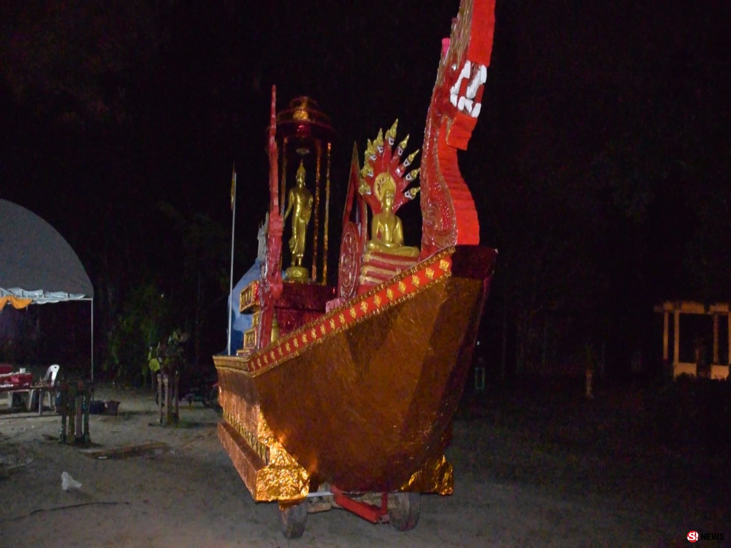 แทงในวัดรับออกพรรษา! เมาพูดจาไม่สบอารมณ์คว้ามีดเสียบเหยื่อก่อนหลบหนี