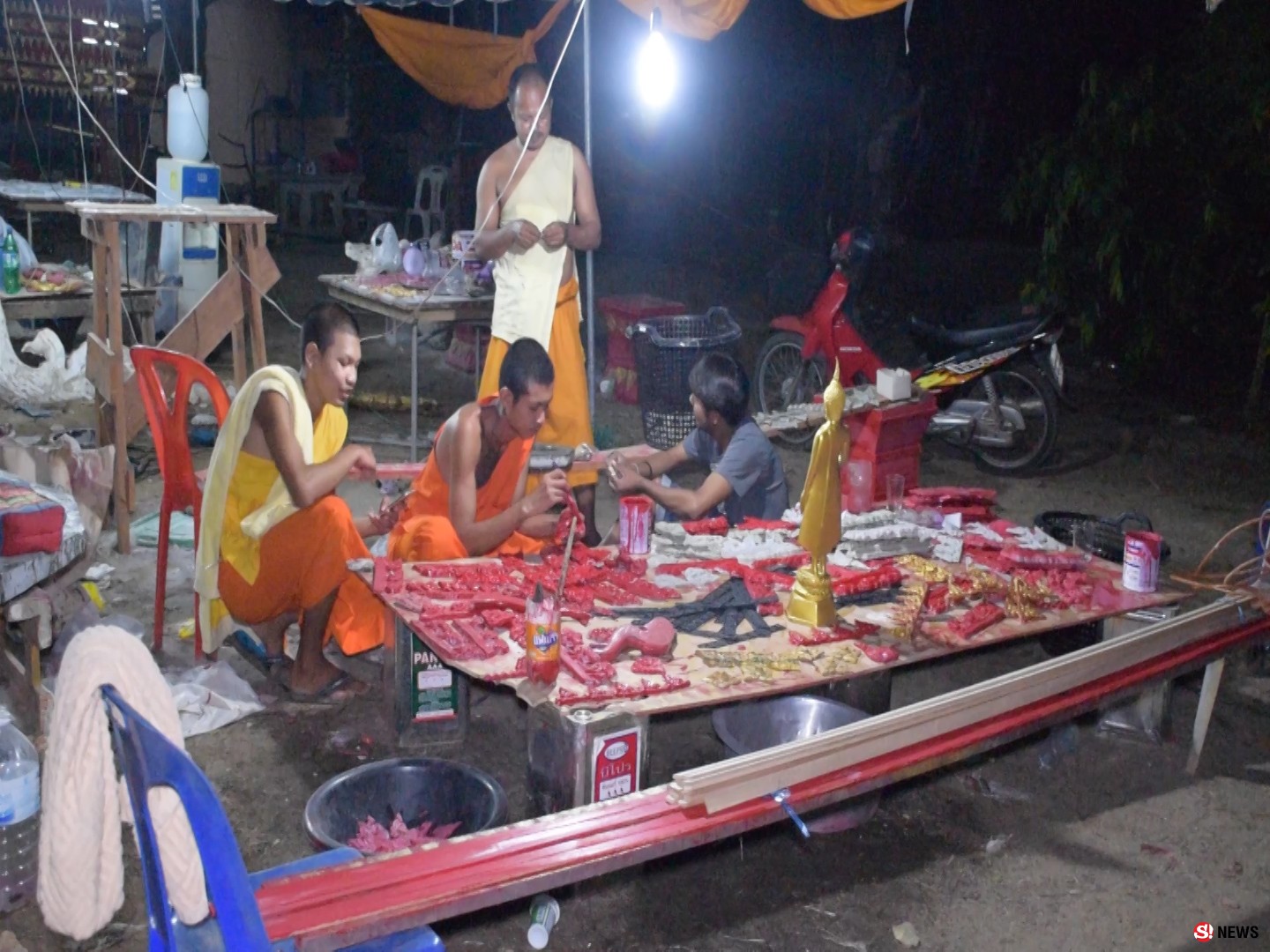 แทงในวัดรับออกพรรษา! เมาพูดจาไม่สบอารมณ์คว้ามีดเสียบเหยื่อก่อนหลบหนี