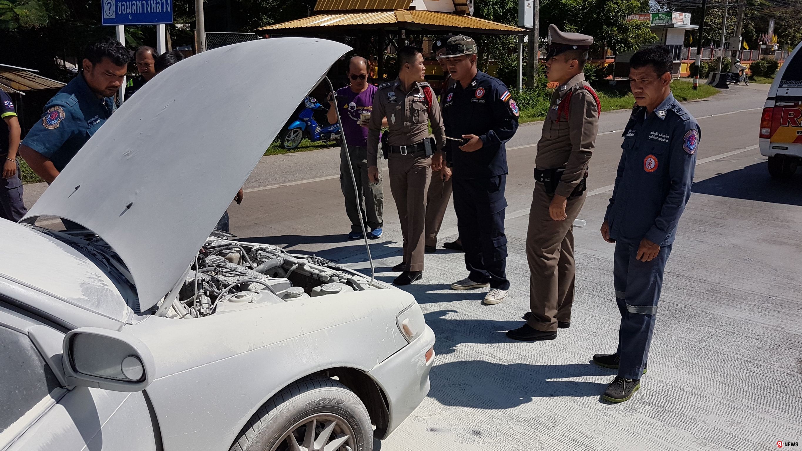 กรรณิการ์/พิษณุโลก/ระทึกไฟไหม้เก๋งหนุ่มกรมทางหลวงพลเมืองช่วยได้ทันเวลา