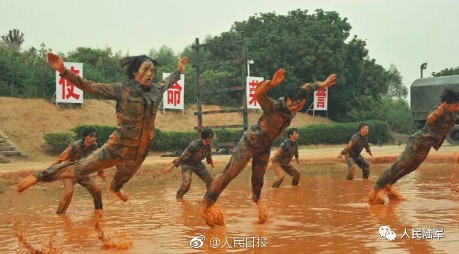 ฝึกทหารหญิงจีน