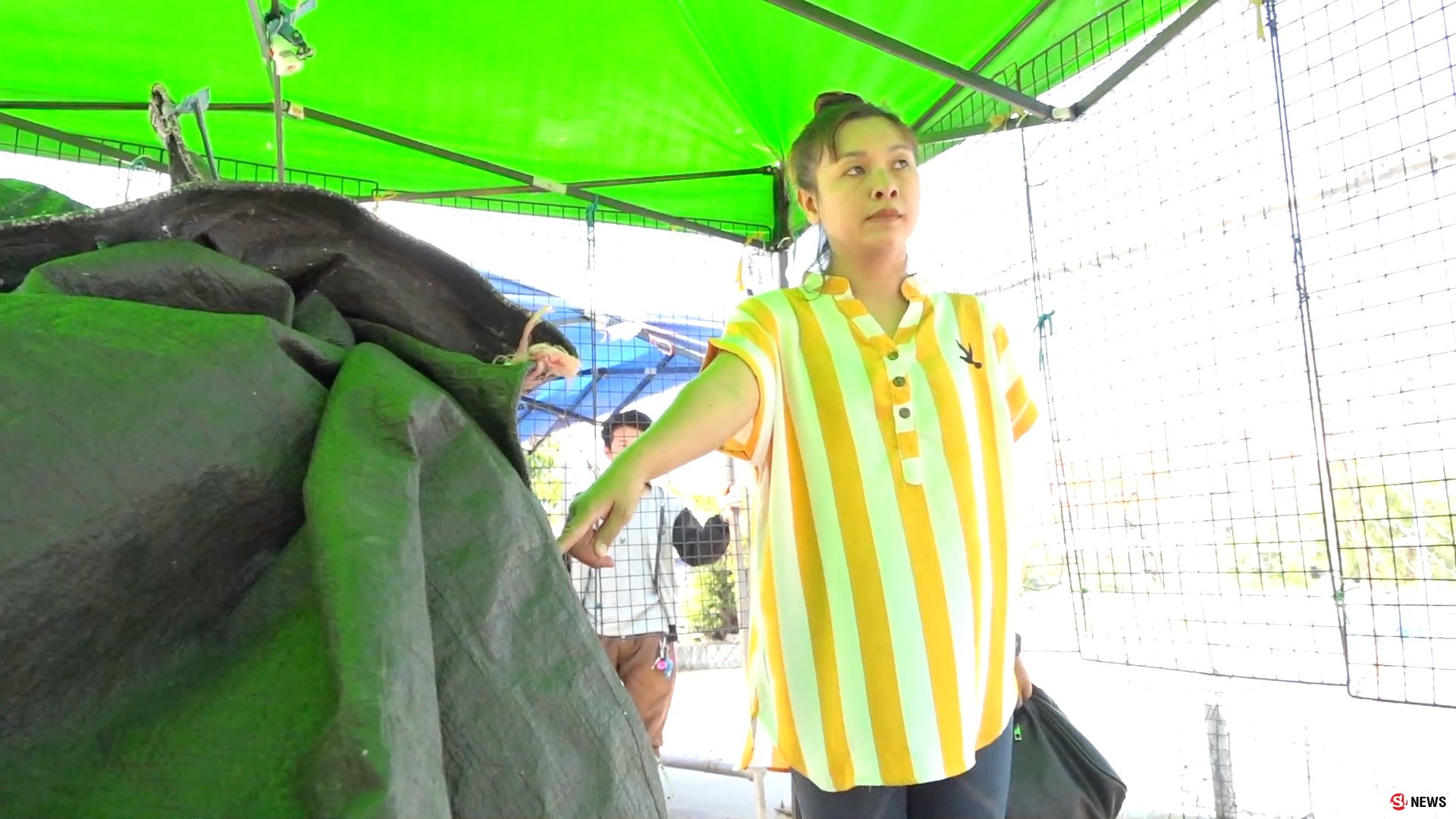 กลิ่นหึ่ง! โจรแสบขโมยของแม่ค้าตลาดน้ำบึงแก่นนคร แถมถ่ายอุจจาระไว้ดูต่างหน้า