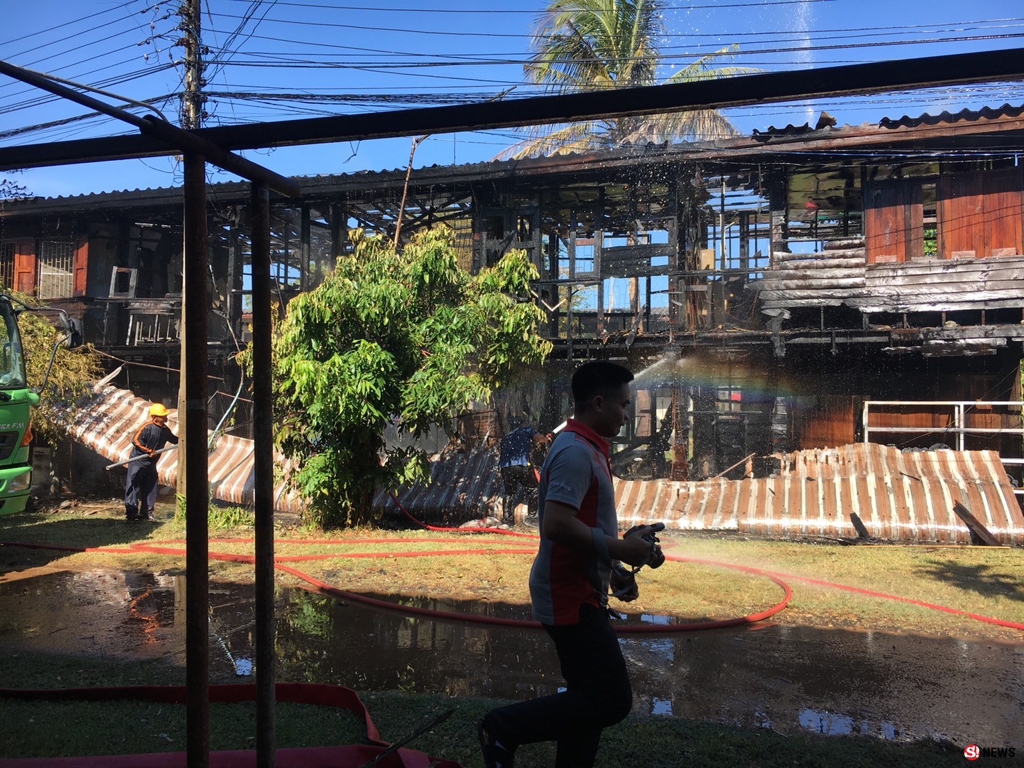 เพลิงลุกลามเผาบ้านพักเจ้าหน้าที่ “รพ.กุดข้าวปุ้น” วอด 4 ห้อง 
