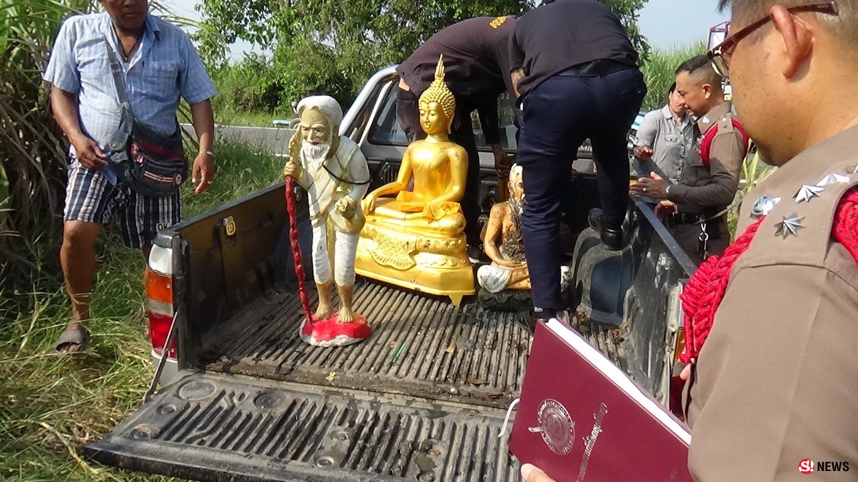 ผงะ! ชาวบ้านพบ “พระพุทธรูป-ชูชก” วัดดังสุพรรณฯ ซุกคูน้ำกลางไร่อ้อย