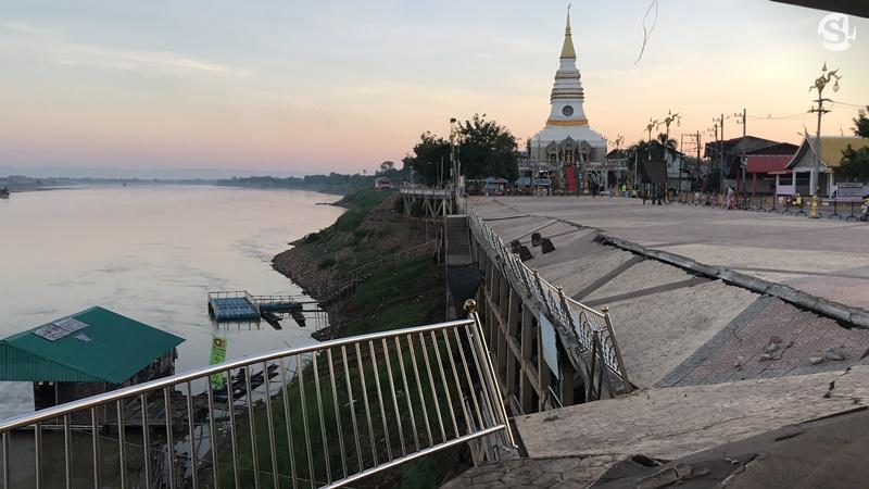 พื้นปูนลานวัฒนธรรมริมโขง หนองคาย