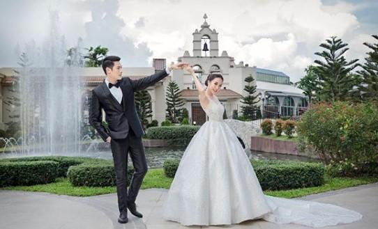 ภาพชุดเจ้าบ่าว เจ้าสาว จาก finalewedding