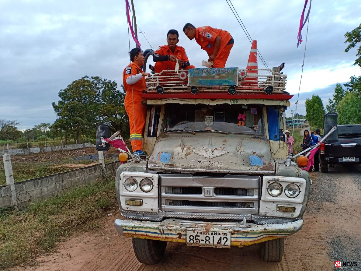 สลด-ชายวัย 50 ปี พลัดตกถังเก็บมูลขี้หมูสูงกว่า 3 เมตร คอหักดับอนาถ