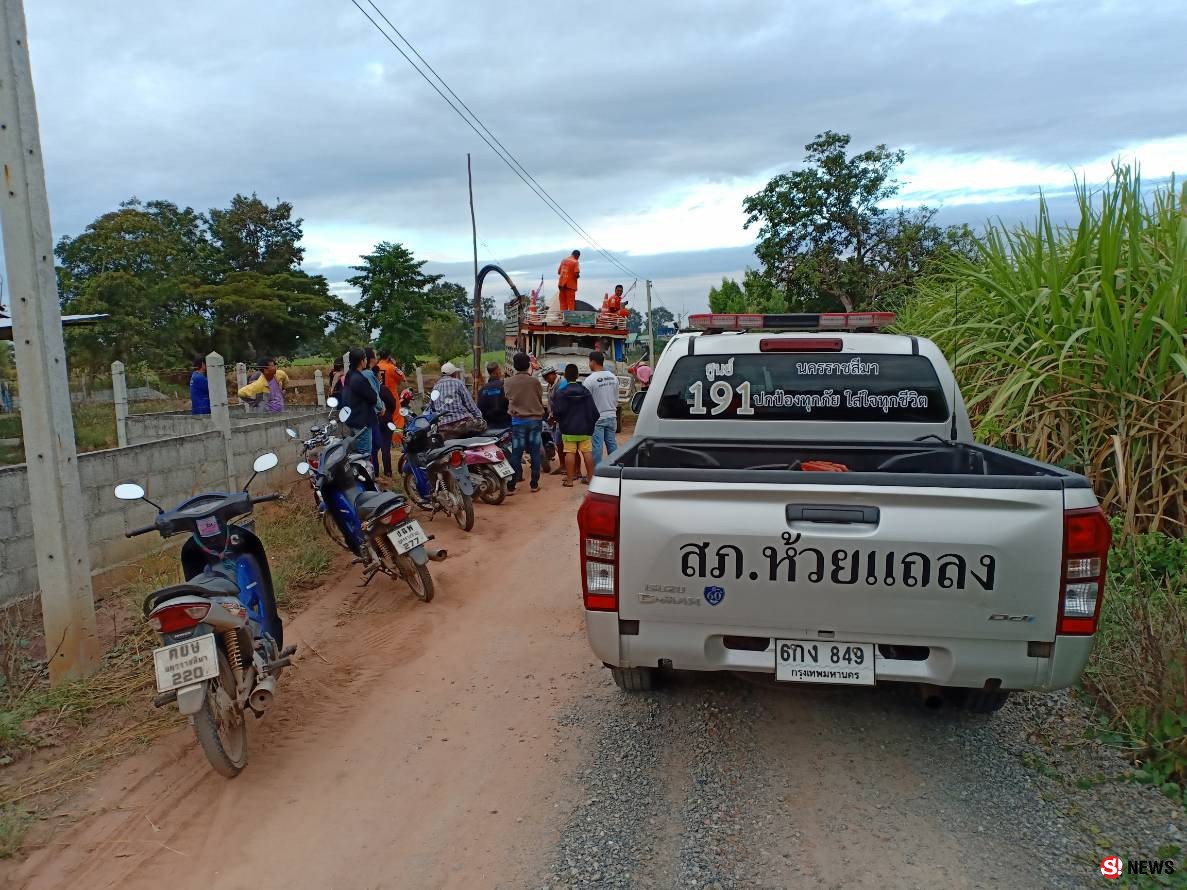 สลด-ชายวัย 50 ปี พลัดตกถังเก็บมูลขี้หมูสูงกว่า 3 เมตร คอหักดับอนาถ