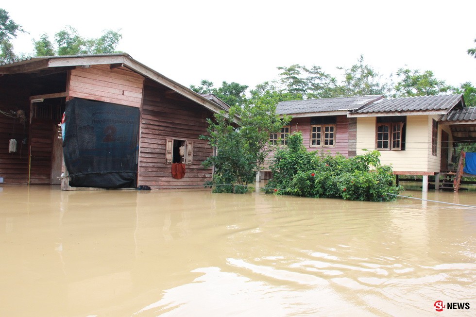 พัทลุง_201261_เช้าวันนี้พื้นที่อำเภอเมืองอ่วมน้ำท่วมหลายตำบลบางแห่งระดับน้ำสูงเกือบ2เมตร
