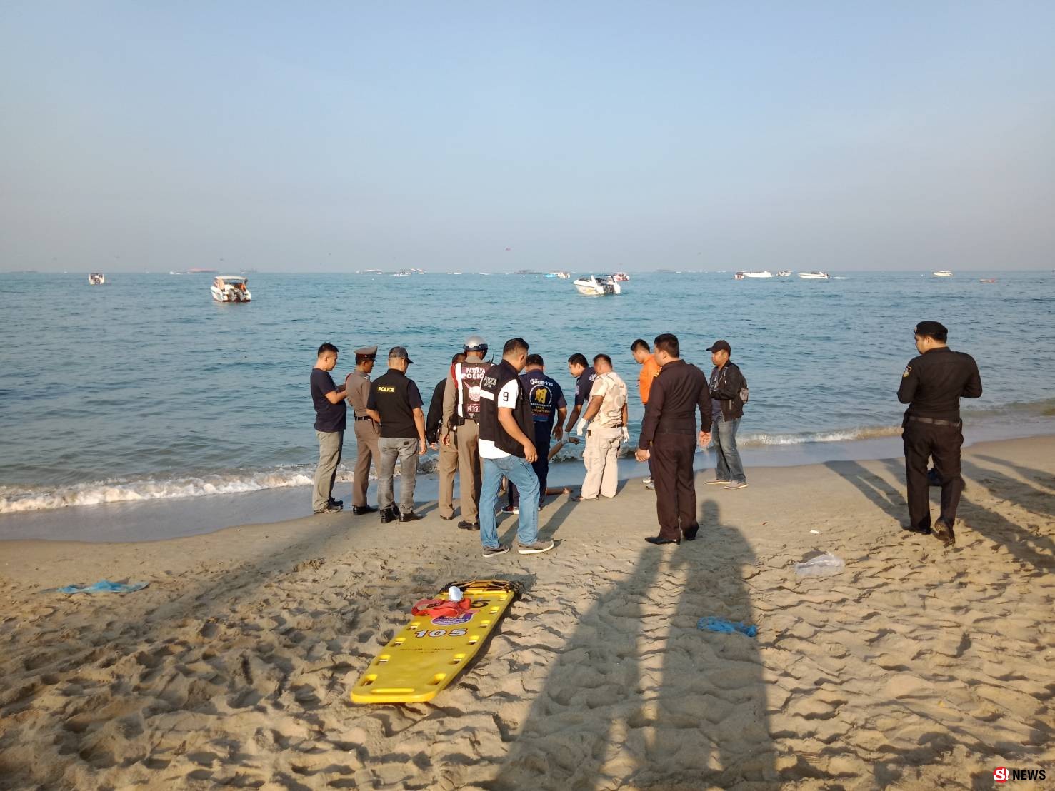 พบศพ นทท.จีนนอนตายเกยหาดเมืองพัทยา มุ่งปมคลื่นซัด-คิดสั้นเดินลงทะเล