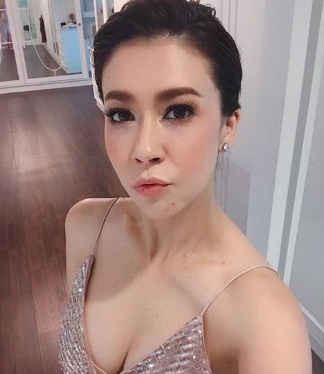 เอมี่ กลิ่นประทุม 