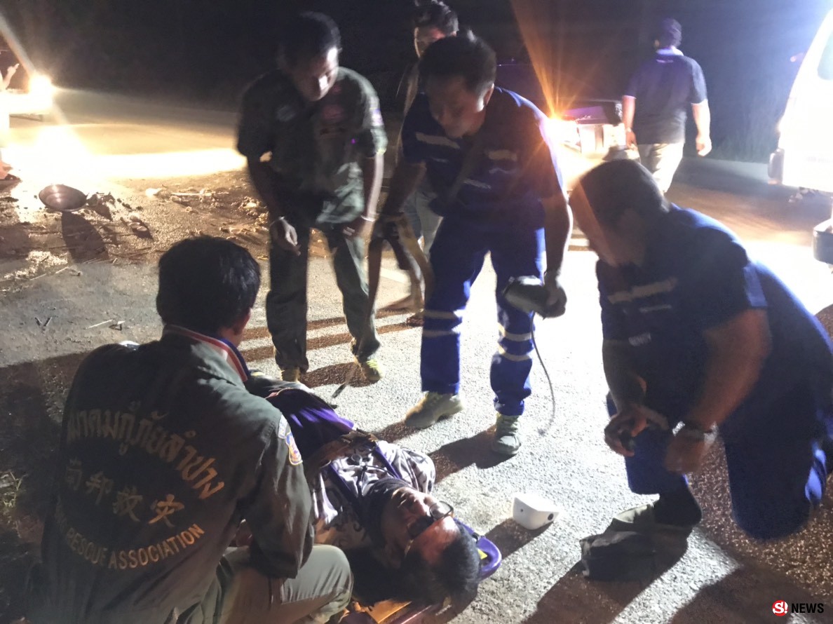 พ่อค้าขนมจีบซาลาเปาหลับใน-ควบซาเล้งประสานงารถยนต์ชนยับ 3 คันรวด