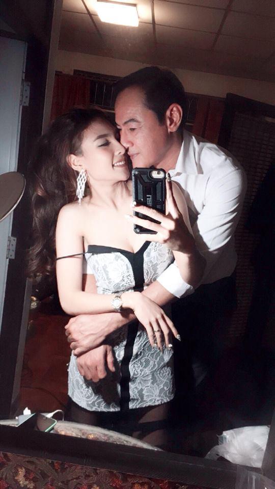 ทองขาว ภัทรโชคชัย" ทำเซอร์ไพรส์ คุกเข่าขอ "น้องมิล" แฟนสาวพริตตี้แต่งงาน