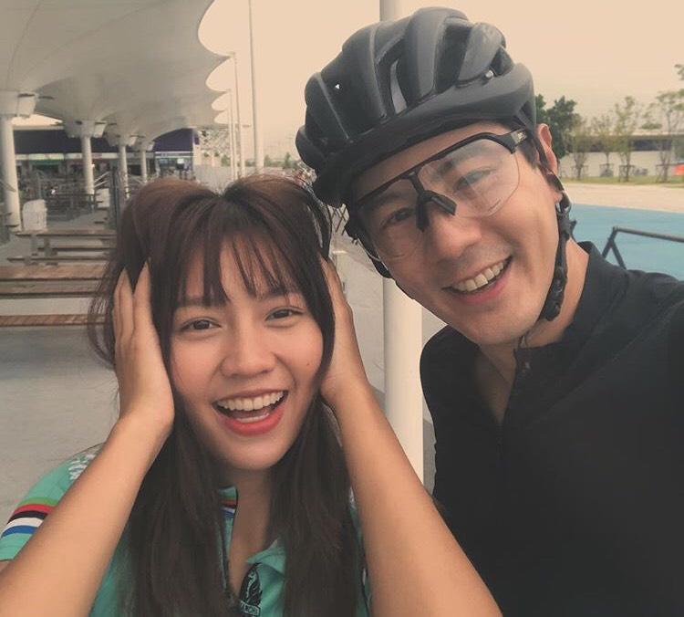 เมทัล สุขขาว