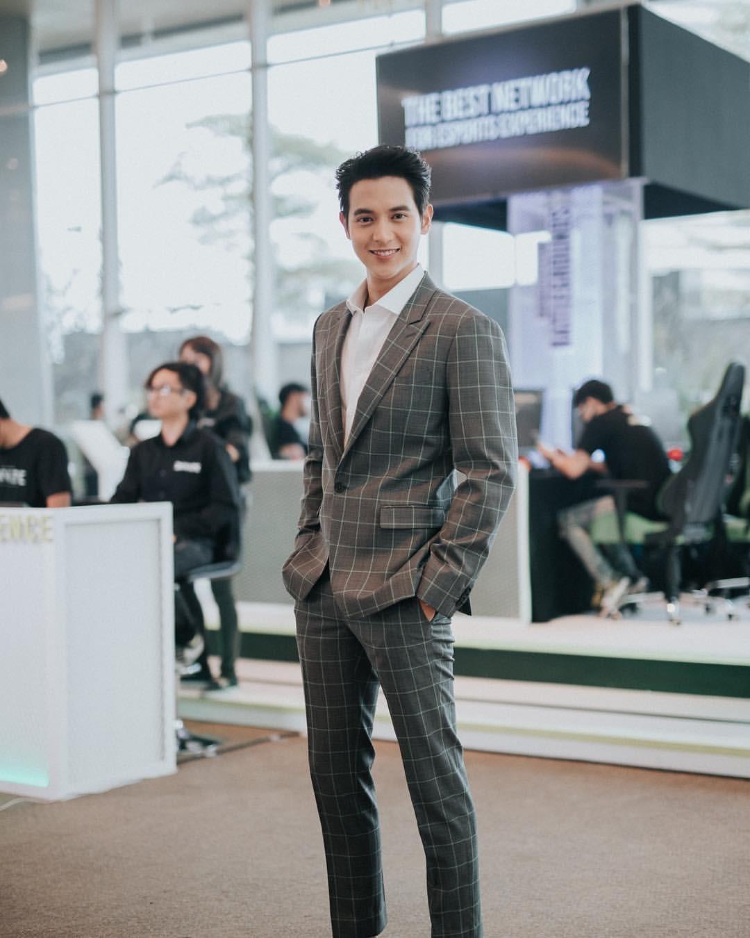 เจมส์ จิรายุ