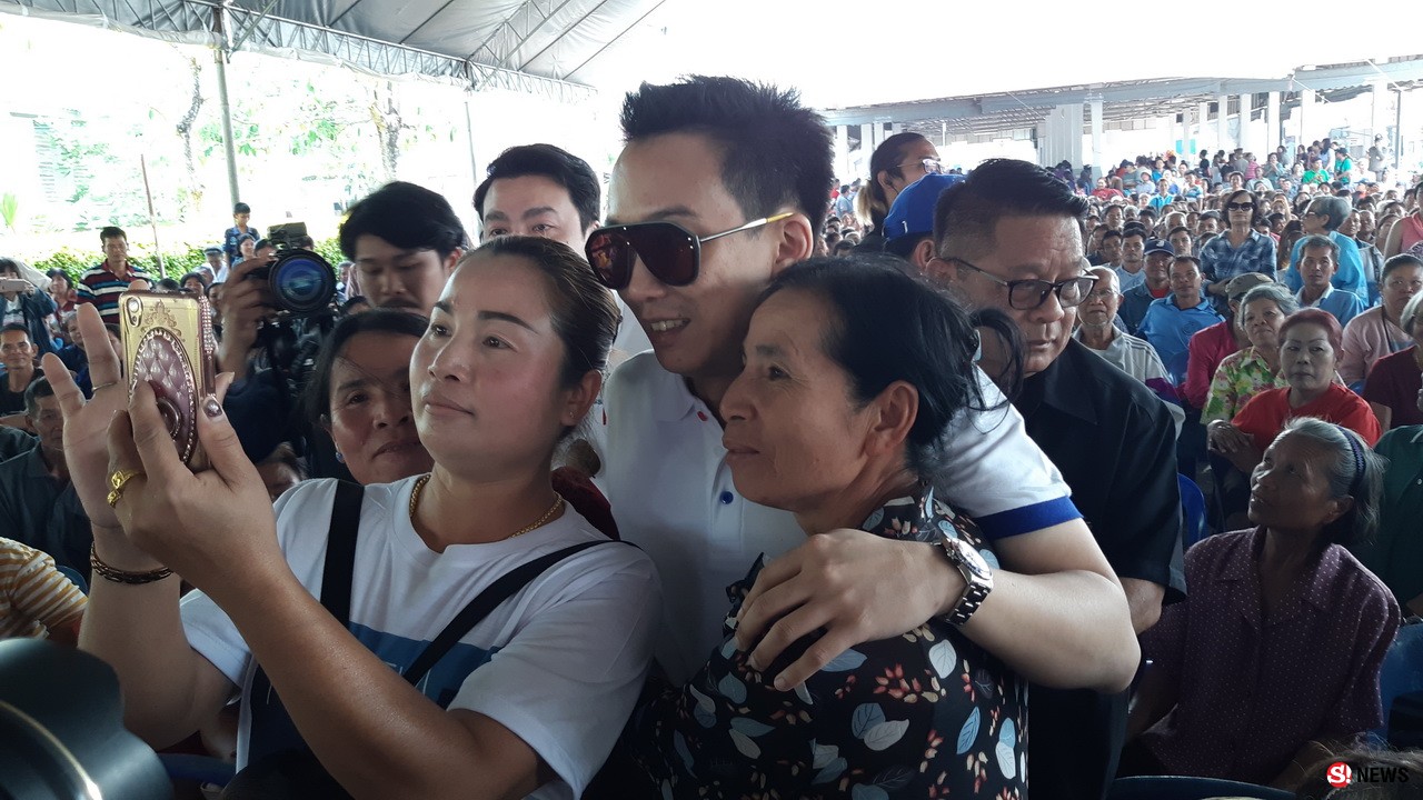 คุณหญิงสุดารัตน์ ควงพานทองแท้บุกเจาะฐานเสียง 'ปรีชา' จ.เลย