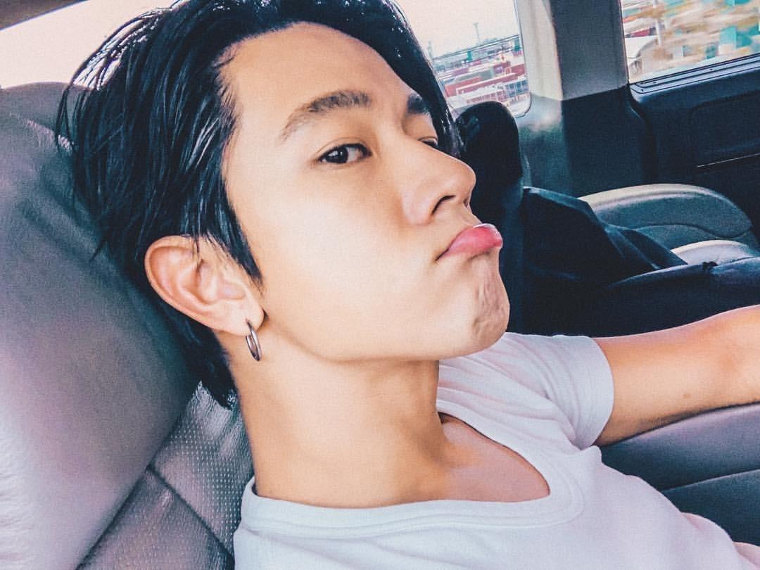 โทนี่ รากแก่น