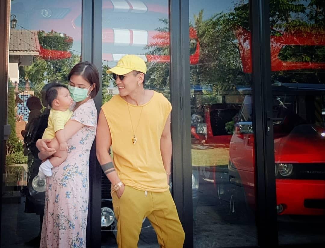 ดีเจเพชรจ้า และครอบครัว