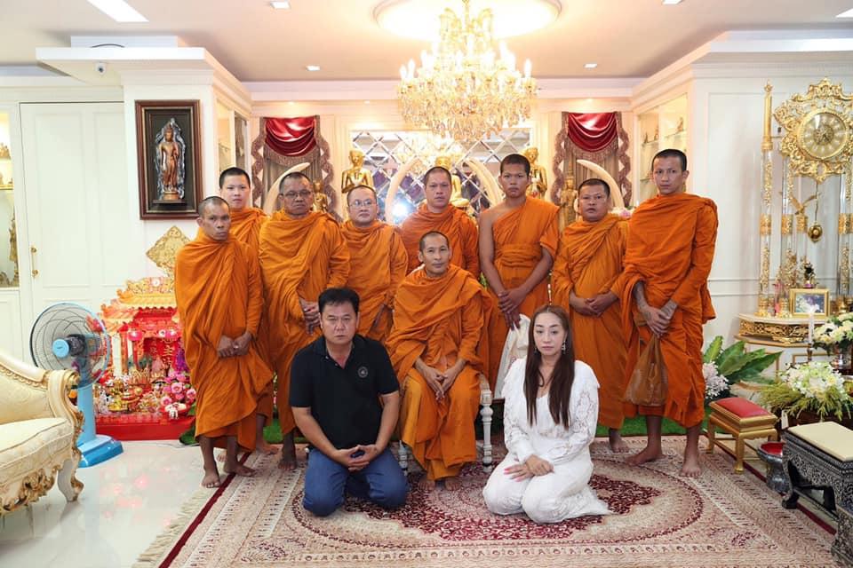 พิธีงานศพหมา "เจ้ายูโร"