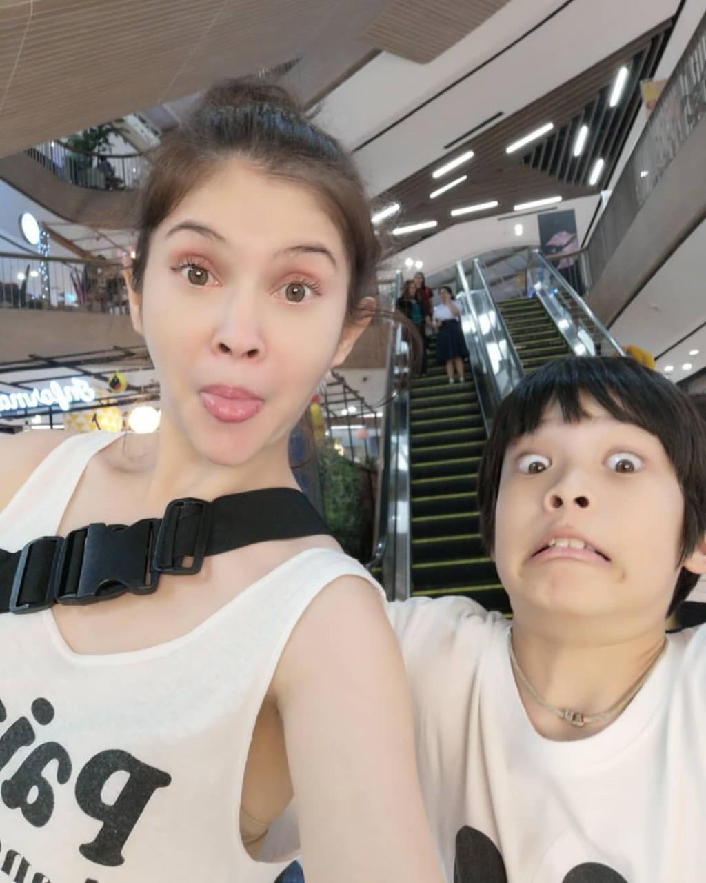 แอนนี่ บรู๊ค ครอบครัว