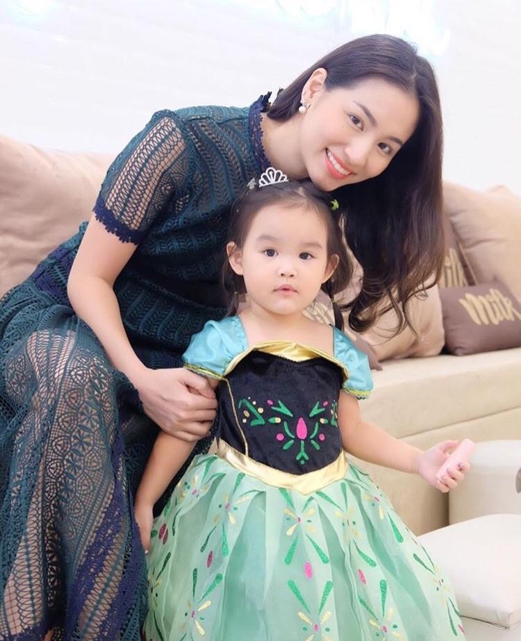 ต่าย ชุติมา