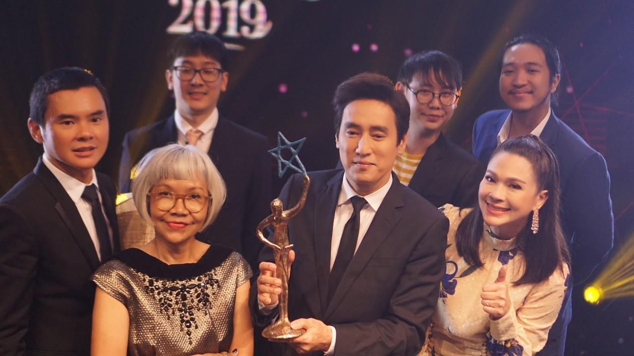 ทีมเขียนบทละคร เลือดข้นคนจาง