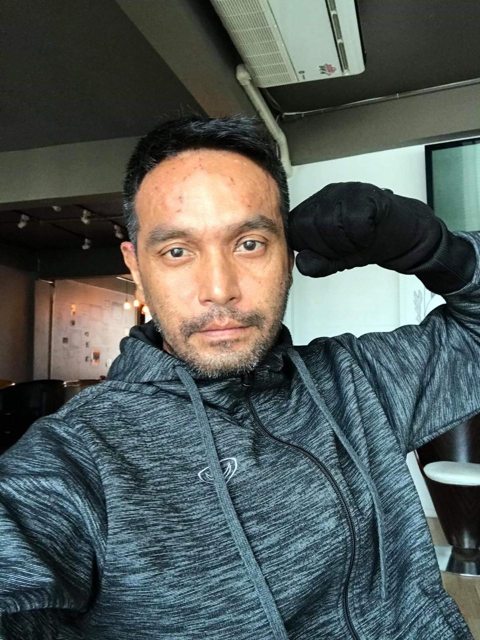 วินัย ไกรบุตร