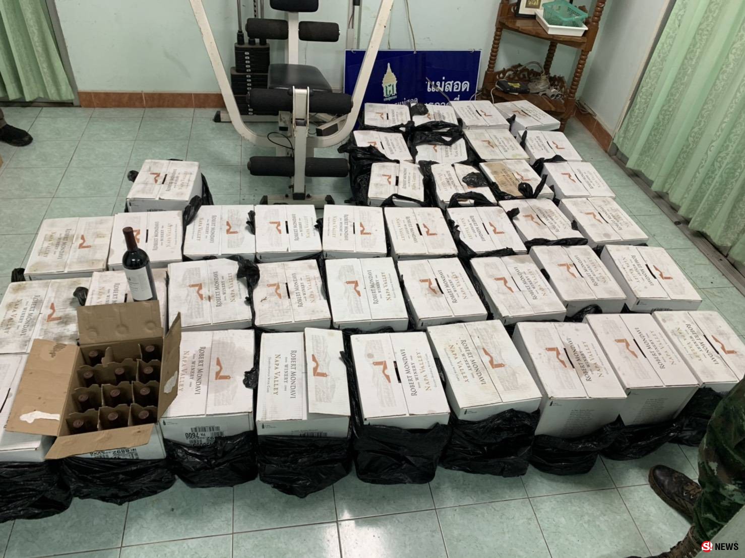 จ.ตาก - จับไวน์เถื่อน บนเรือทั้งลำ มูลค่าร่วม 6 แสน