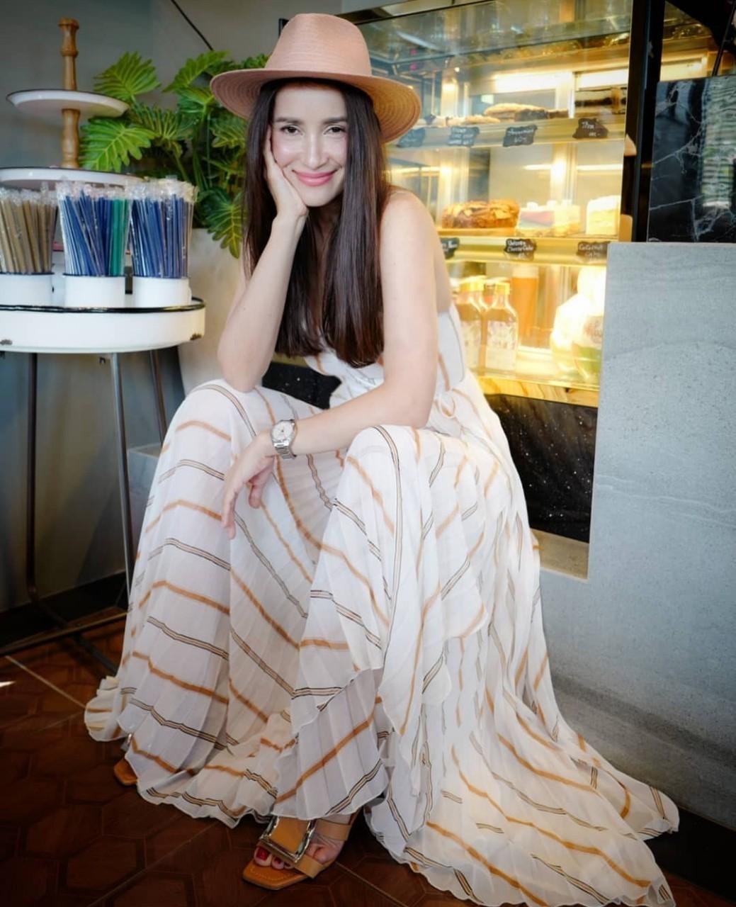 แอน ทองประสม