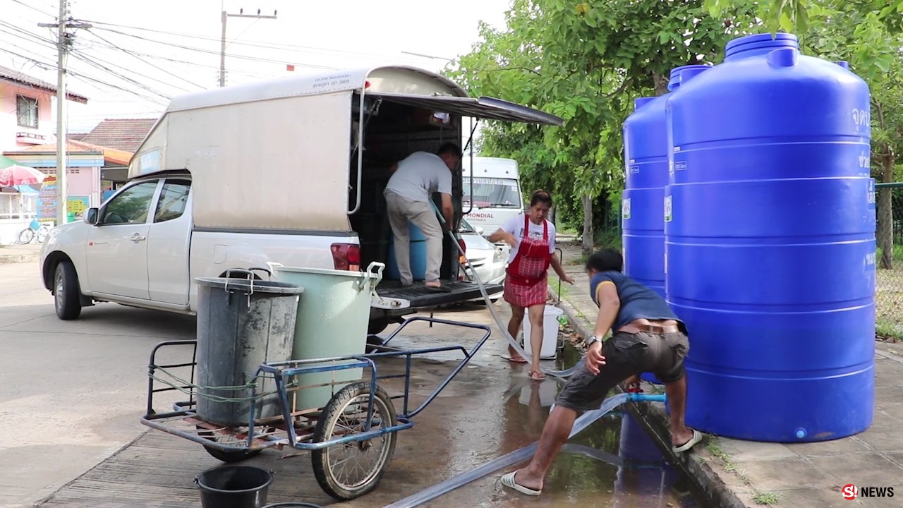 อดน้ำกันทั้งสุรินทร์ ระดมรถบรรทุกน้ำช่วยเหลือชาวบ้าน-เร่งเปิดทางน้ำไหล